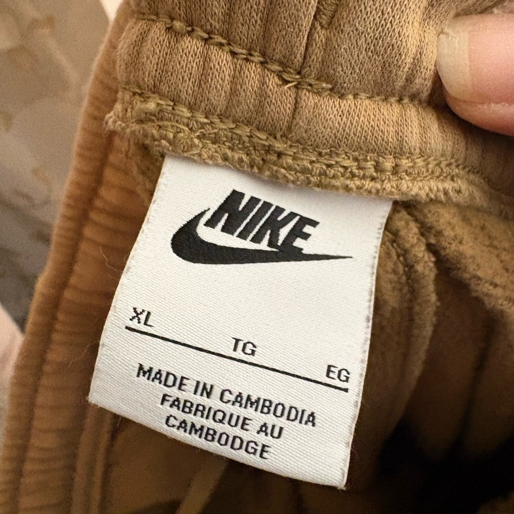 Nike men’s tan joggers size XL - Picture 4 of 4